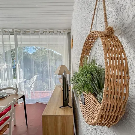 Idyllique ! Piscine, Vue Jardin Et Montagne, Parking, Local A Velos, Et A 2 Pas De La Plage ! Apartment *